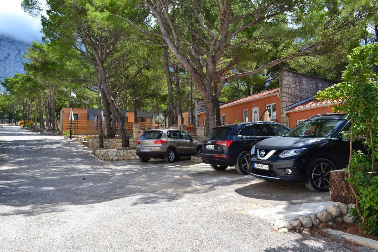Apartments And Mobile Homes Makarska Exterior foto